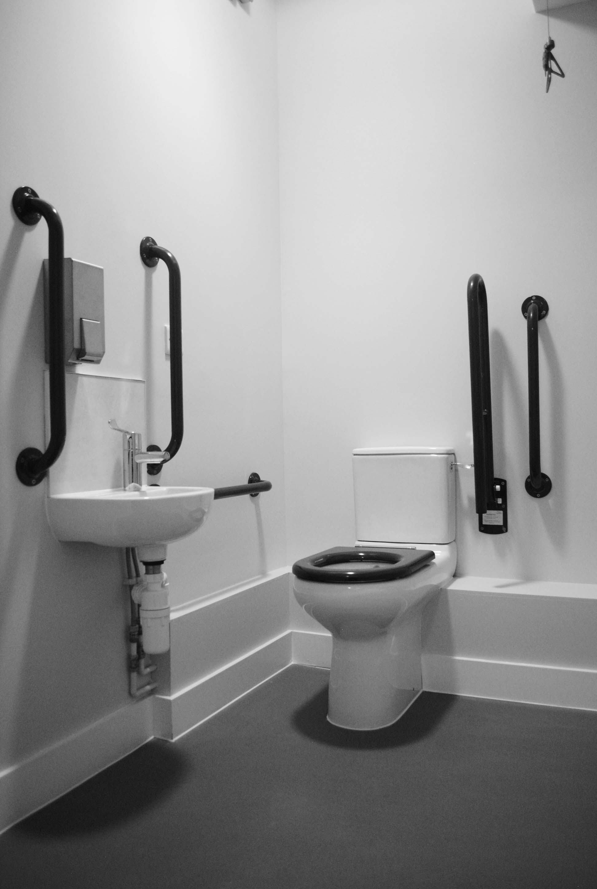 Bathrooms Refurbishment in a Youth Centre for Local Authority