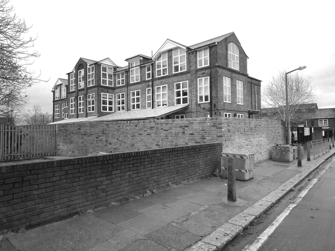 Design and Construction of a Primary School Outdoor Play Area, in Royal Arsenal, London